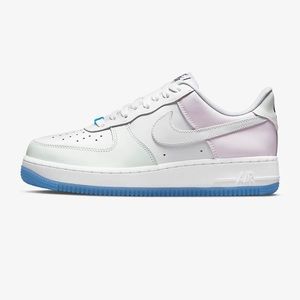 Nike Air Force 1’07 LX color changing